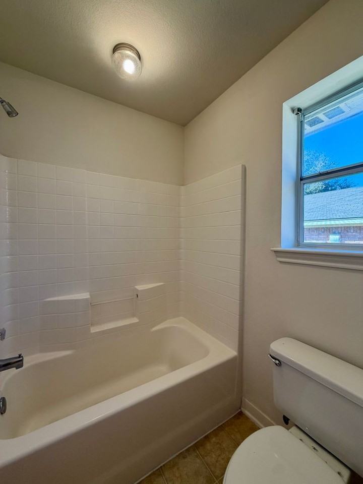 630 Park Ln - Photo 7 of 13