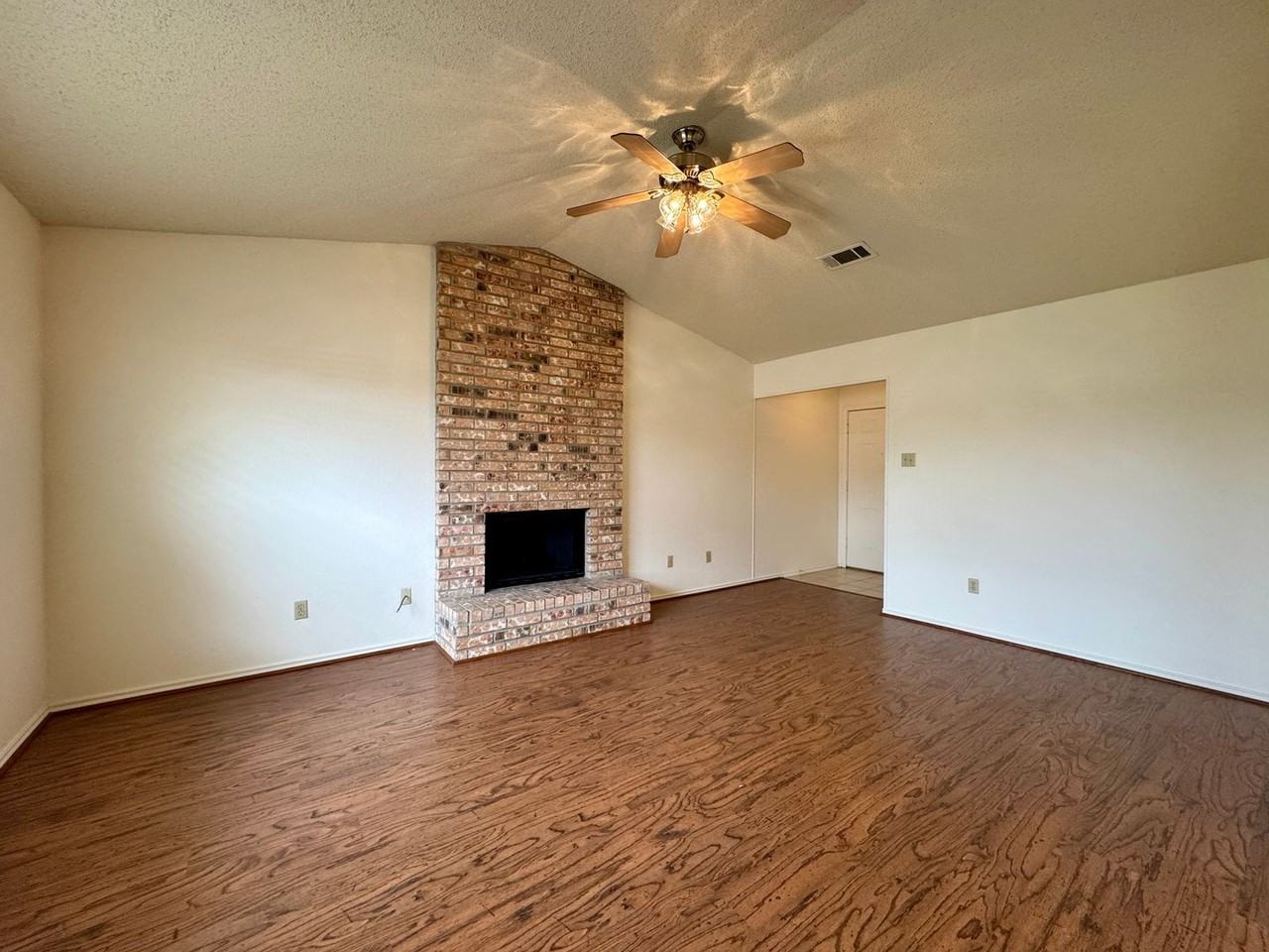 9112 Woodgate Cir E - Photo 2 of 8