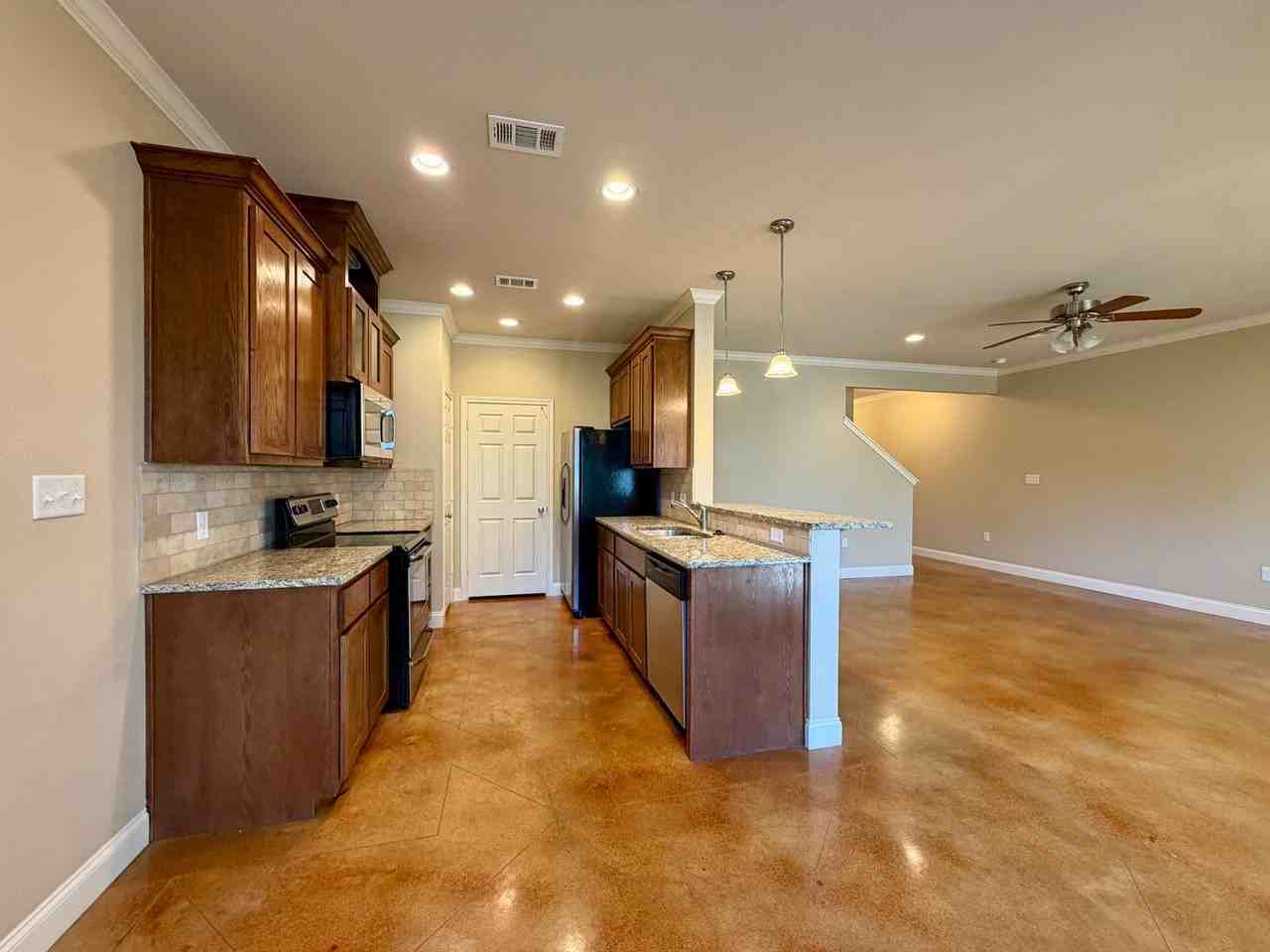 2927 Savannah Ct - Photo 5 of 14