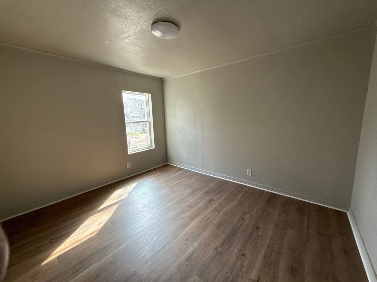 465 E 68th St - Photo 5 of 6