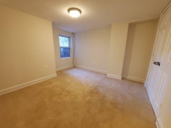 1299 Irving St Nw #B - Photo 3 of 5