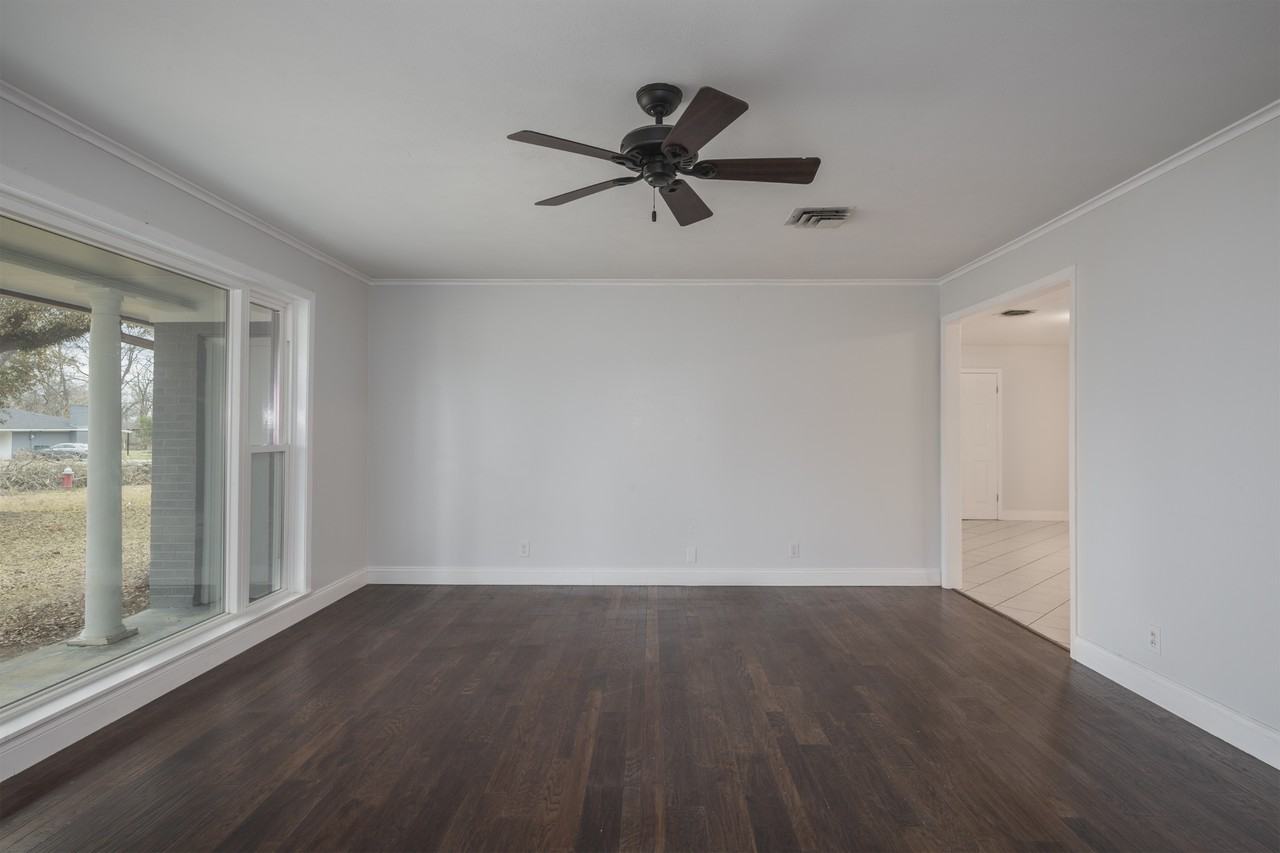 214 Boles St - Photo 2 of 20