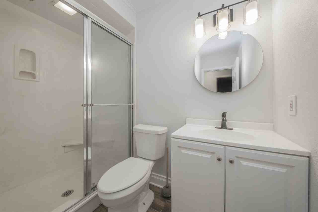 214 Boles St - Photo 5 of 20