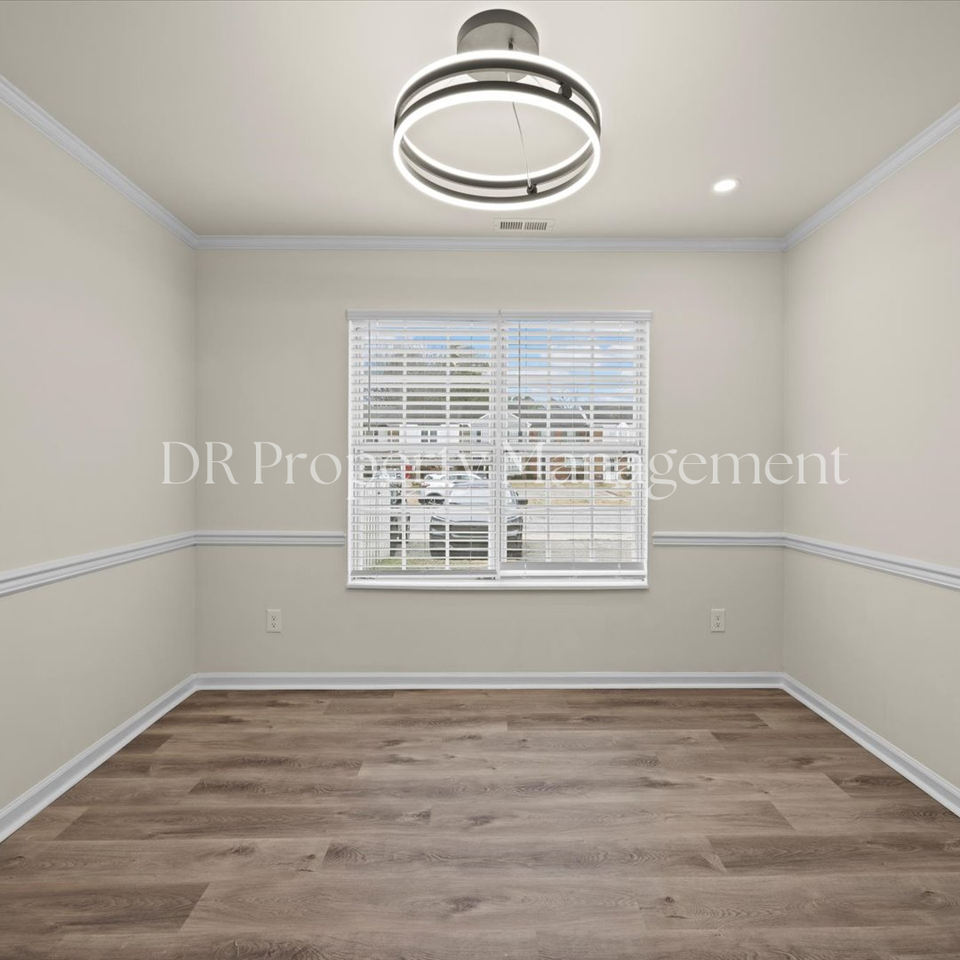 108 Butternut Ct - Photo 3 of 15