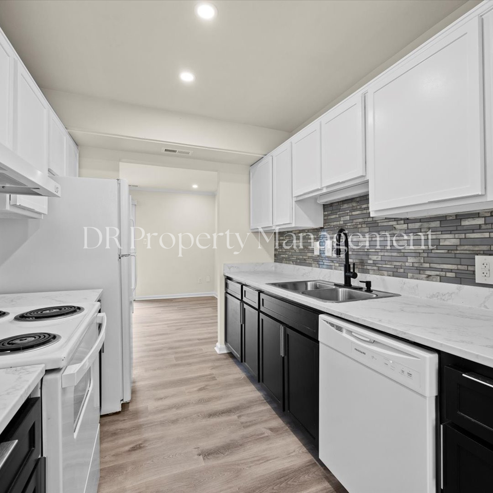 108 Butternut Ct - Photo 4 of 15