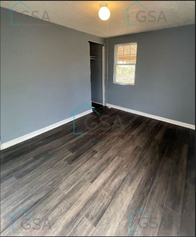 406 Furman Rd - Photo 5 of 11