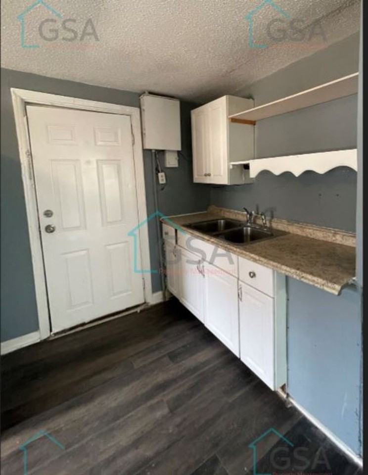 406 Furman Rd - Photo 7 of 11