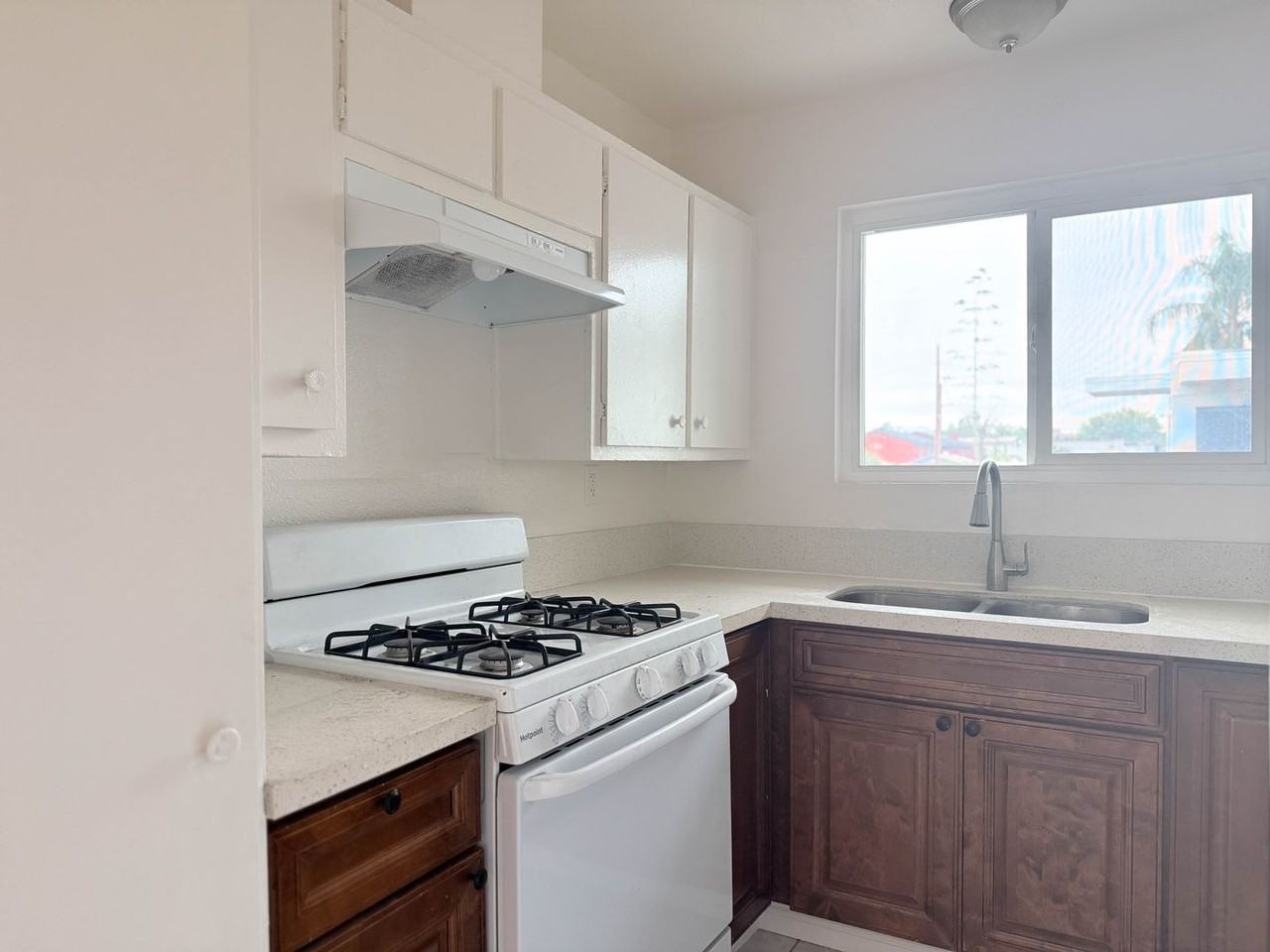 Cornerstone Living Apartments - Photo 2 of 7