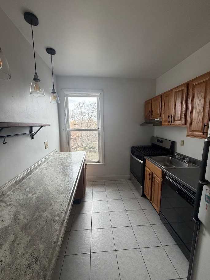 189-191 Grant Ave - Photo 2 of 11