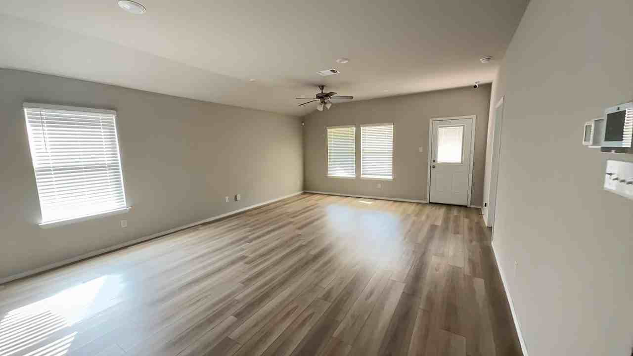 8919 Cantera Ridge Rd - Photo 4 of 14