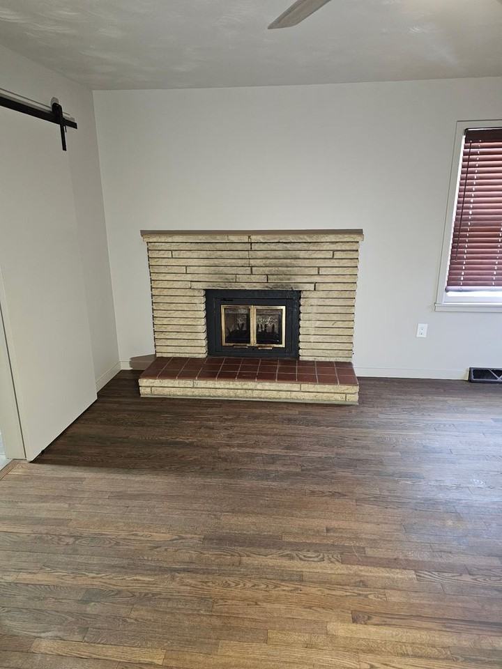 1855 S Valleyroad Ave - Photo 5 of 18