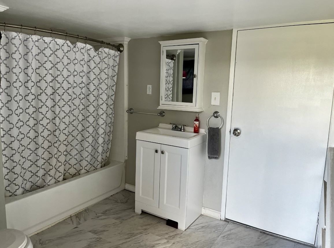 TP - HI - 2133 Kinoole St - AC - Photo 3 of 28