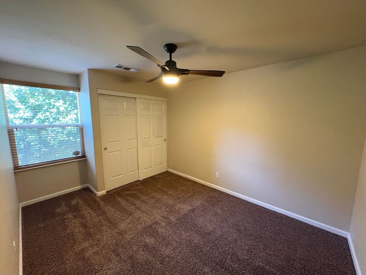 1422 E Mesa Ct - Photo 2 of 38