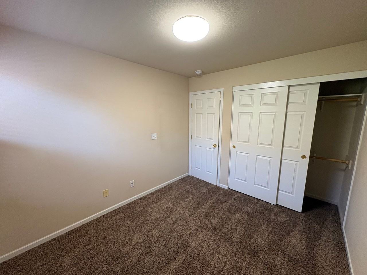 1422 E Mesa Ct - Photo 5 of 38