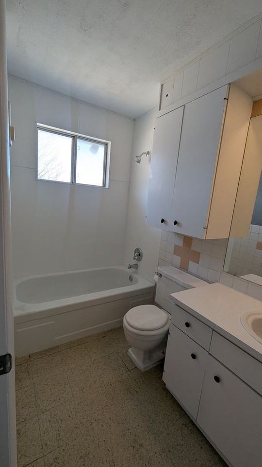 1214 S Blake St - Photo 6 of 13