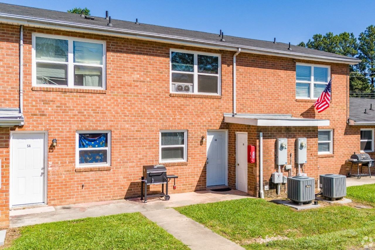 Lionchase Apartments - Photo 5 of 20