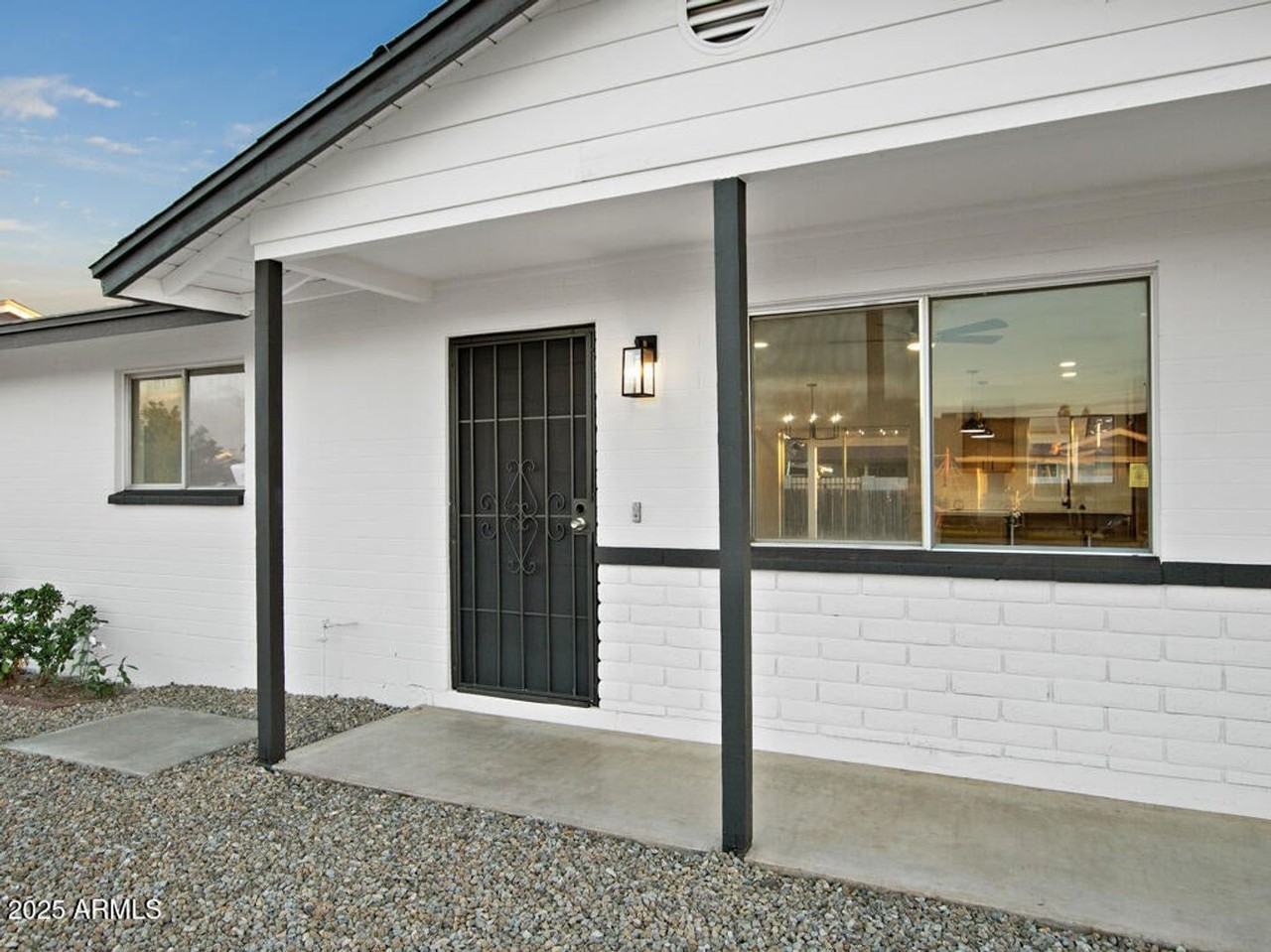 925 E 7th Dr - Photo 2 of 22