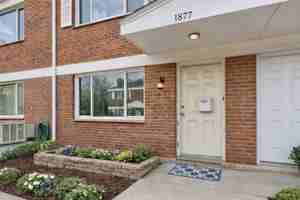 featured image of 1869 W Mosier Pl