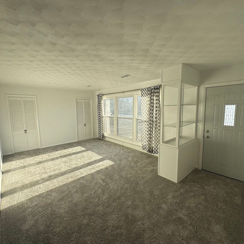 6582 Valley Dr - Photo 5 of 50