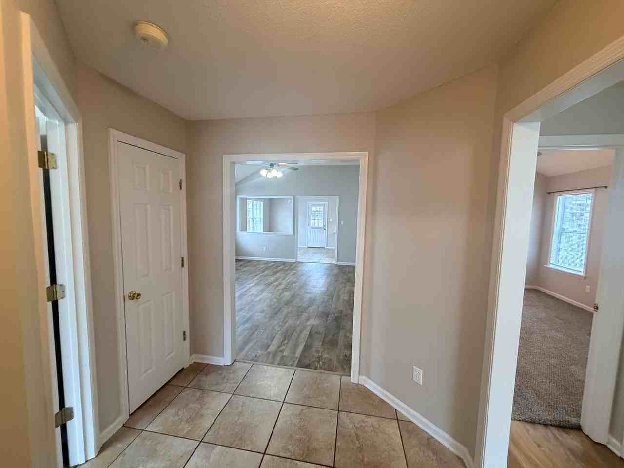 4062 Chadwyck Dr - Photo 2 of 18