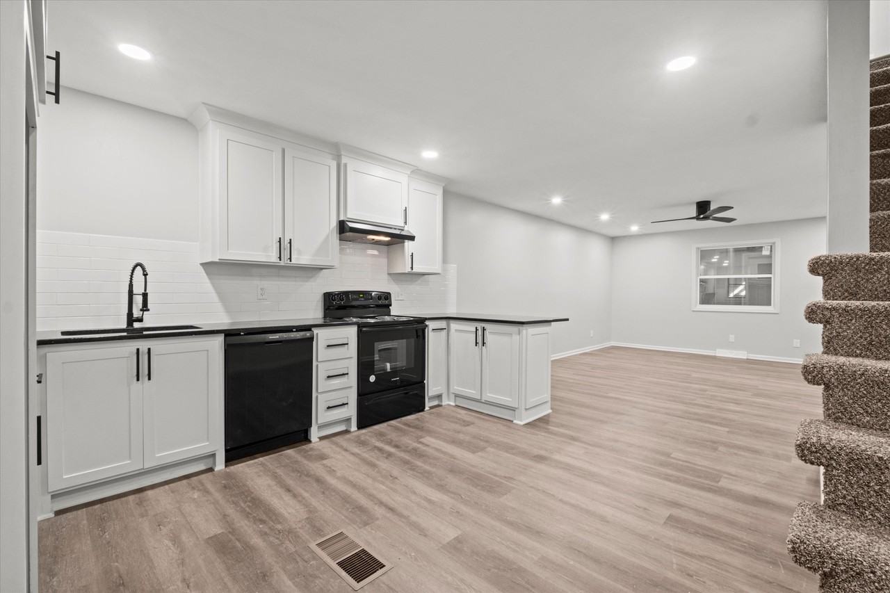 720 Ottawa Street - Photo 2 of 18