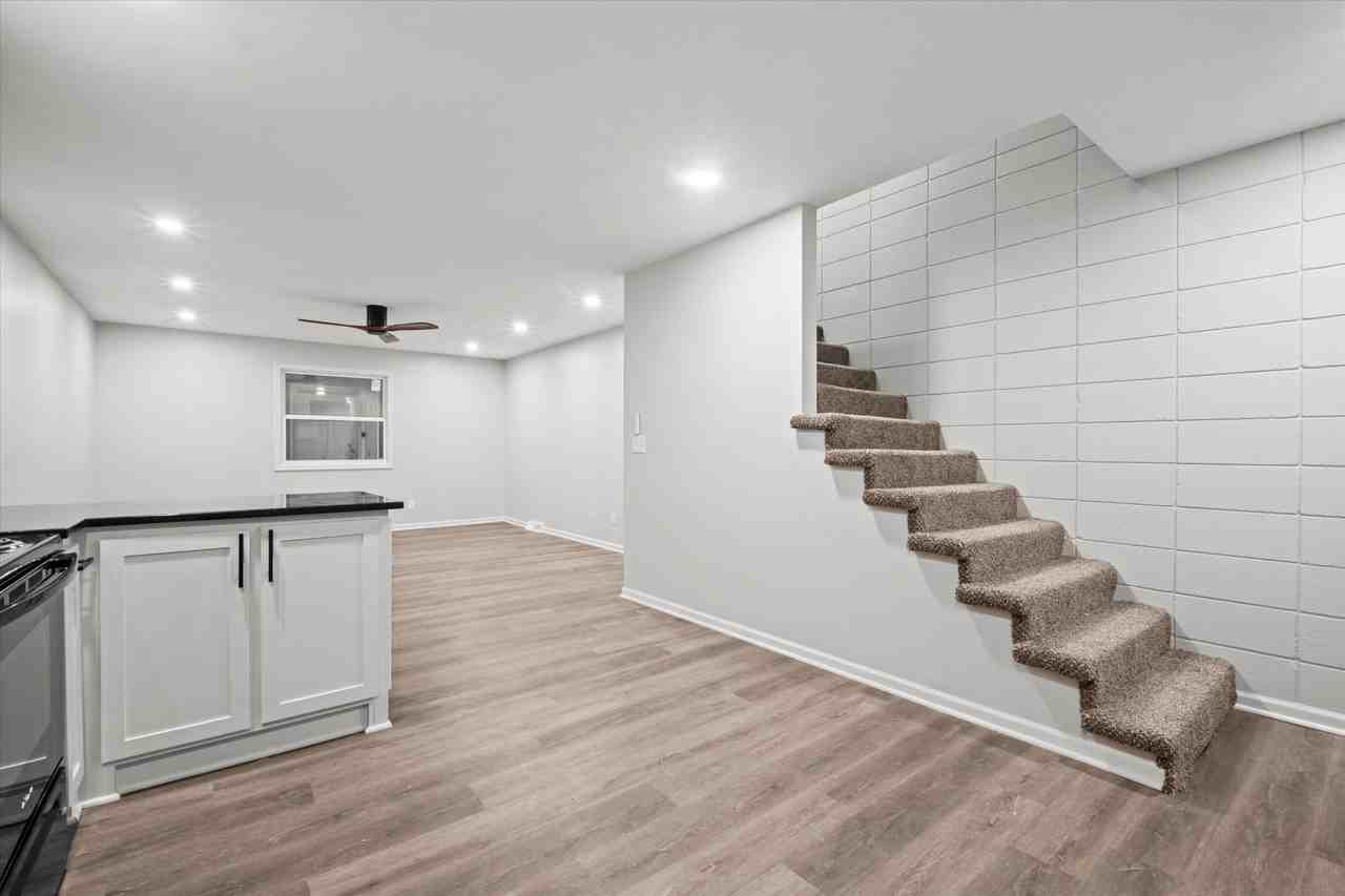 720 Ottawa Street - Photo 3 of 18