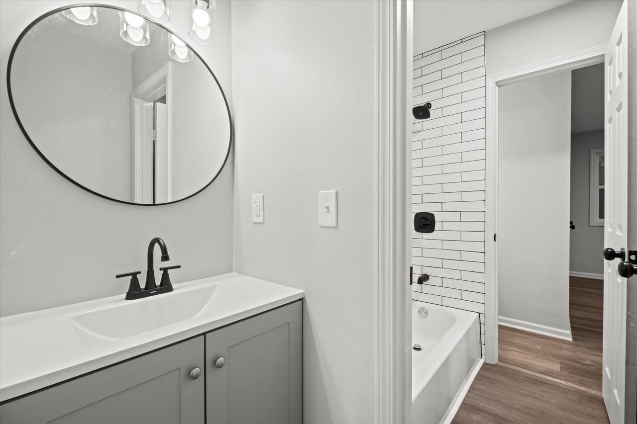 720 Ottawa Street - Photo 4 of 18