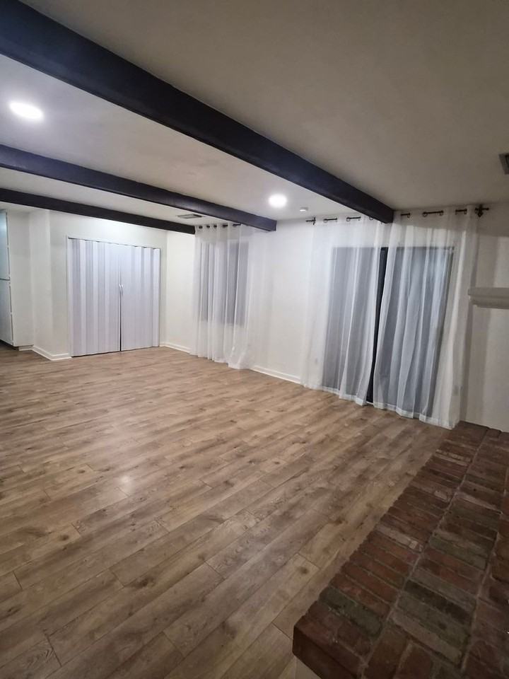 131 E 14th St - Photo 5 of 11