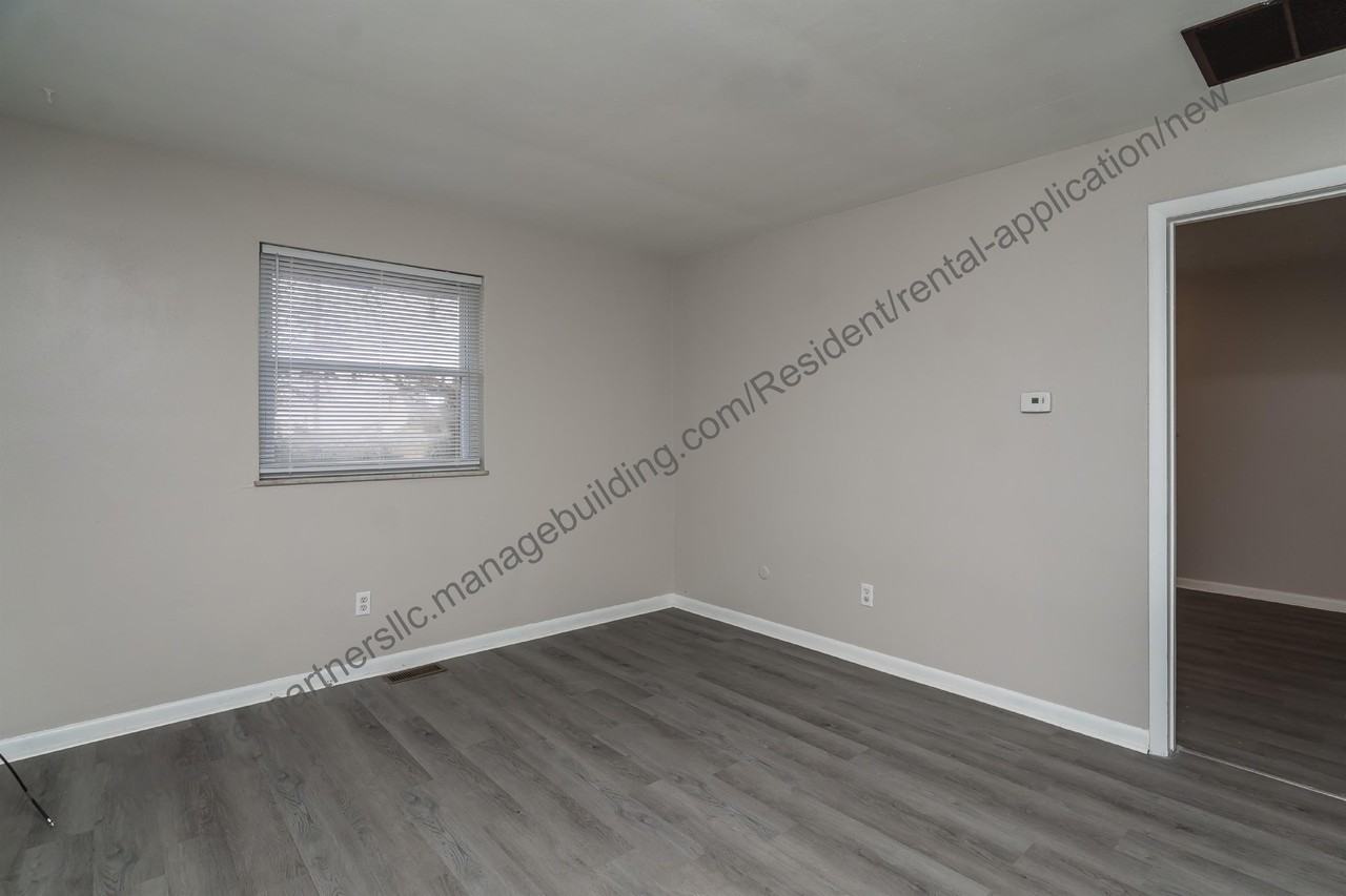 2525 Germantown St - Photo 2 of 34