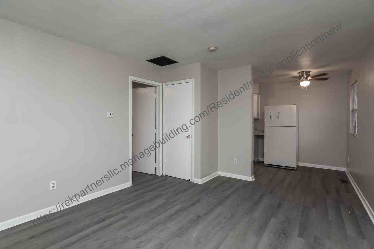 2525 Germantown St - Photo 3 of 34