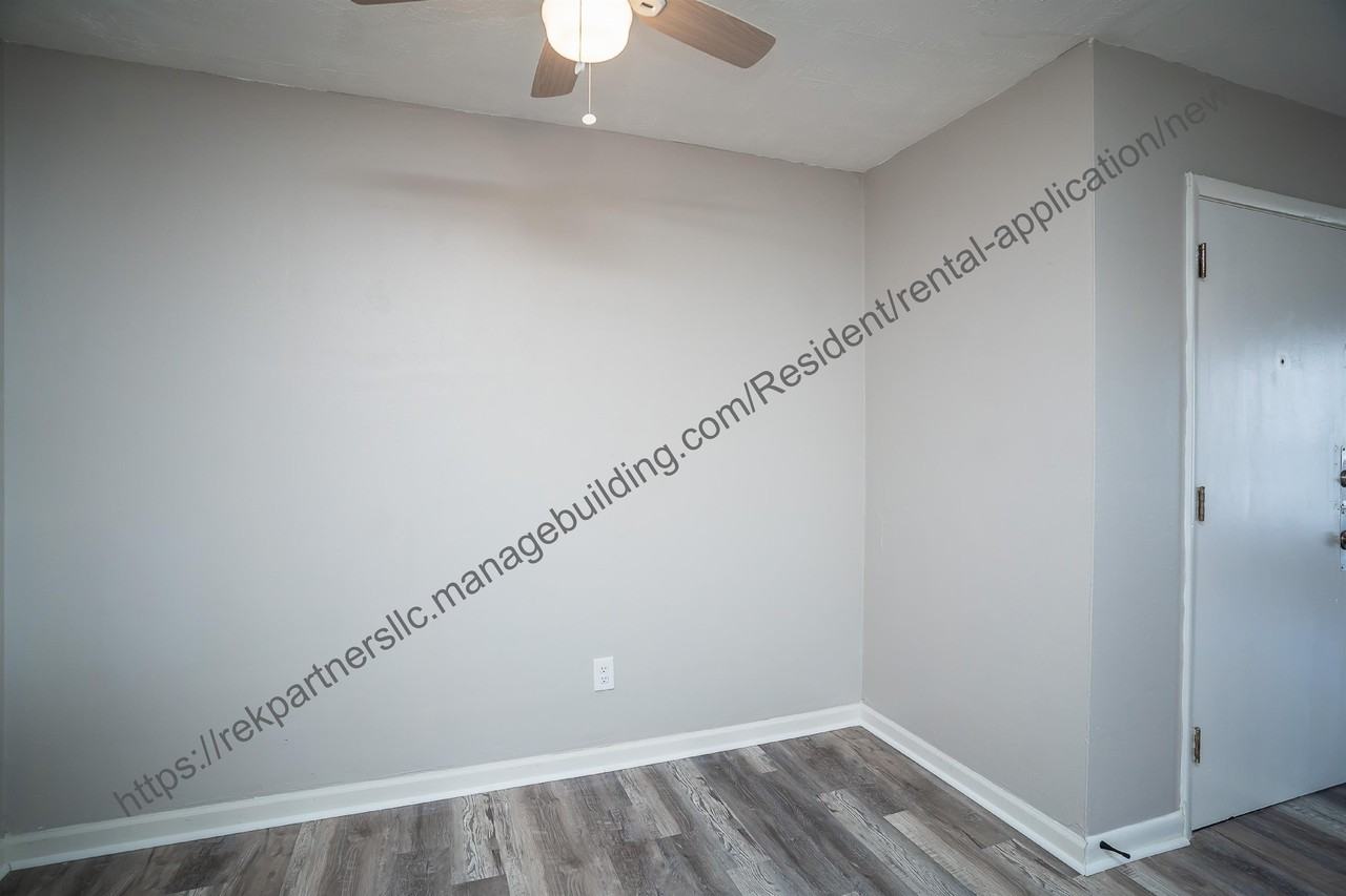 2525 Lakeview Ave - Photo 3 of 35