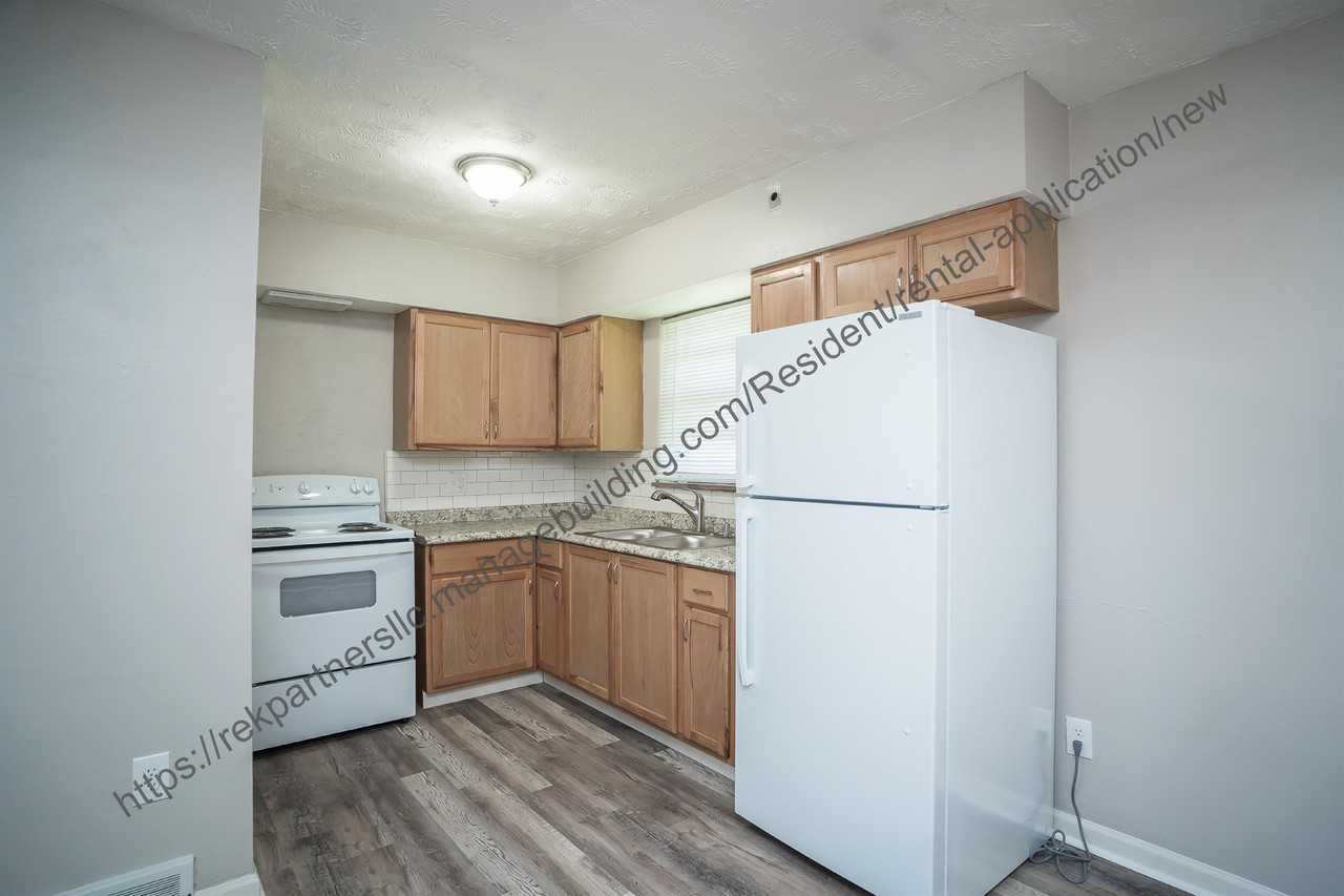 2525 Lakeview Ave - Photo 4 of 35