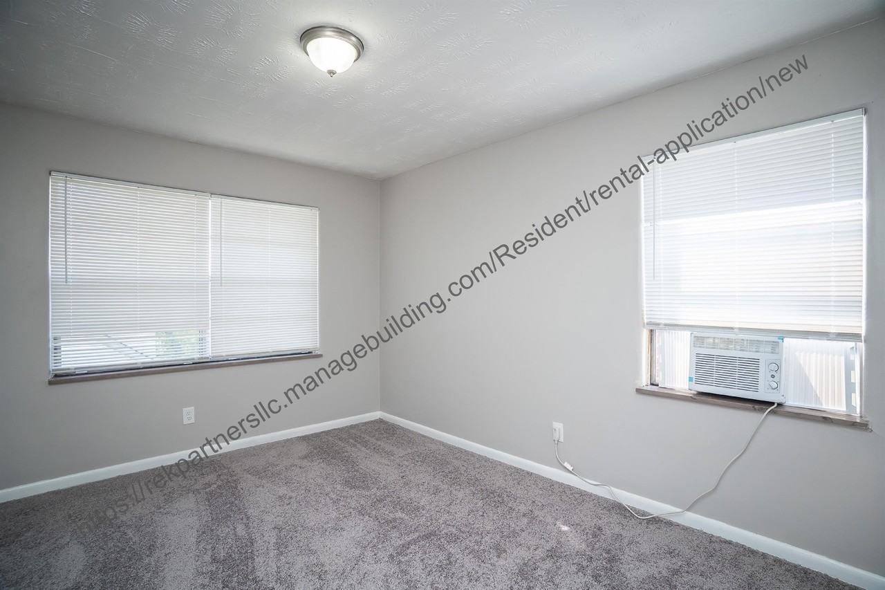 2525 Lakeview Ave - Photo 6 of 35