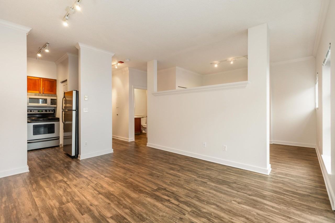 Post Alley Court - Photo 7 of 38