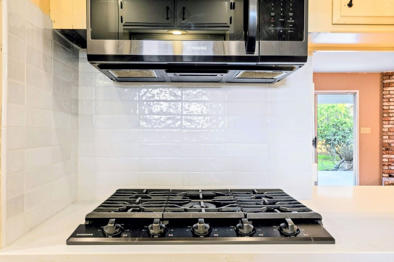 6412 Manchester Ln - Photo 6 of 28