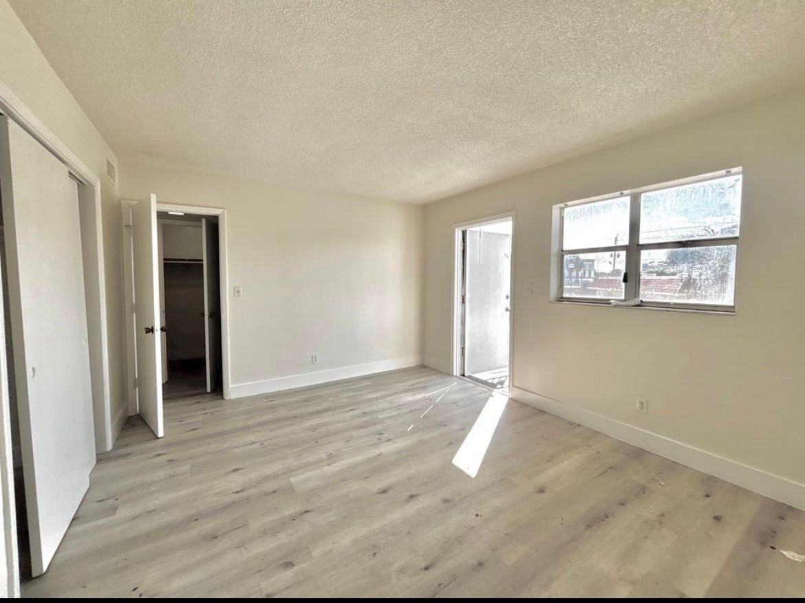 1825 Johnson Street - Photo 4 of 8