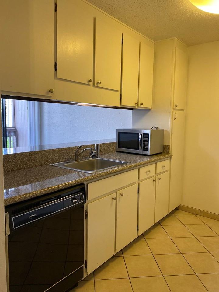 2101 Shoreline Dr #154 - Photo 5 of 19