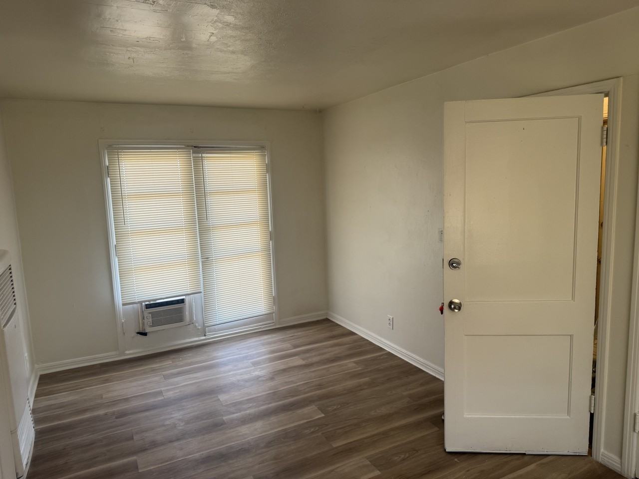 1585 Dudley Street - Photo 2 of 5