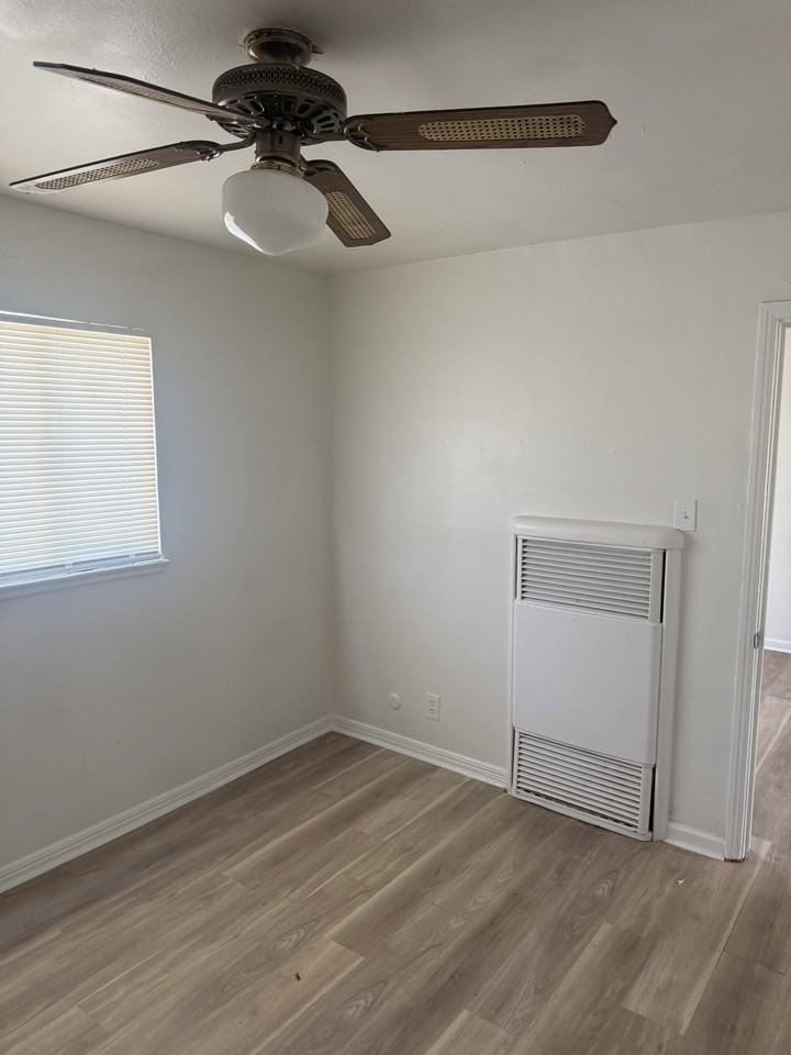 1585 Dudley Street - Photo 3 of 5