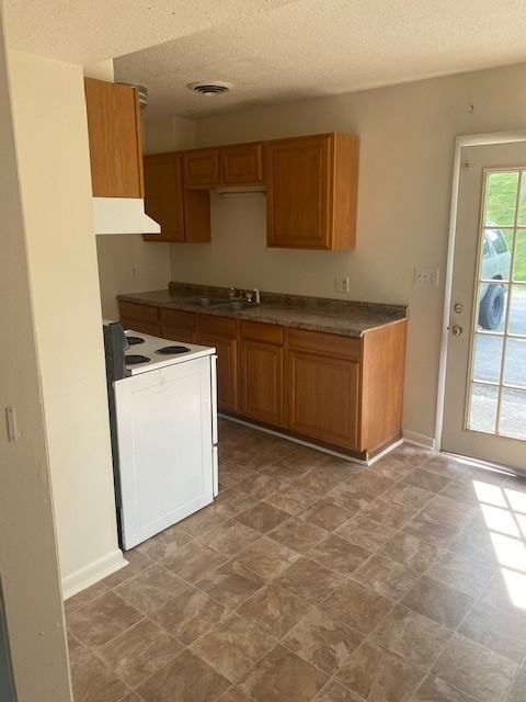 208 Lowe St - Photo 2 of 10