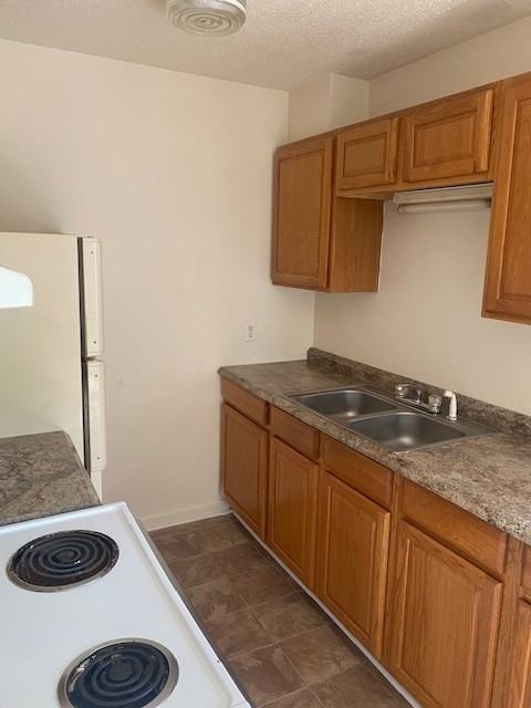 208 Lowe St - Photo 3 of 10