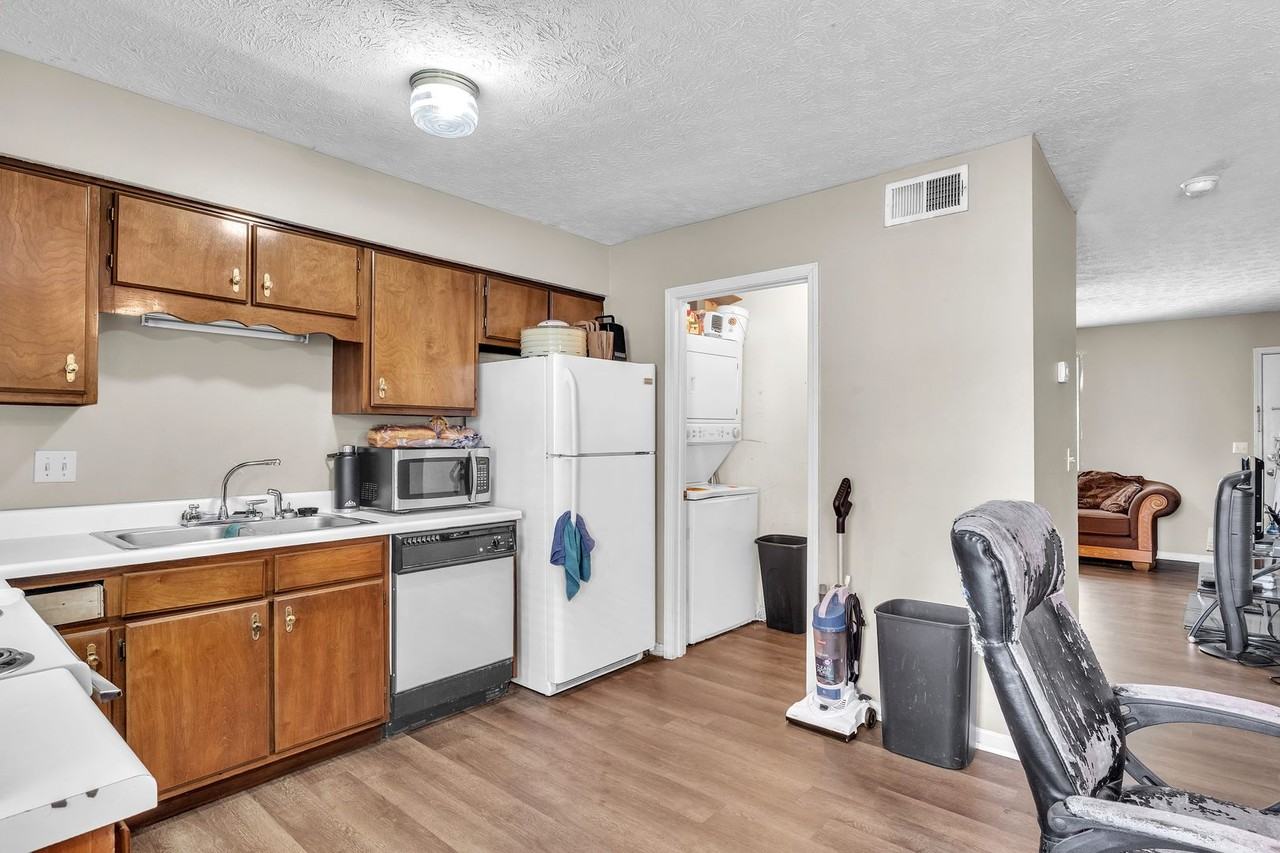 Little London - Photo 2 of 16