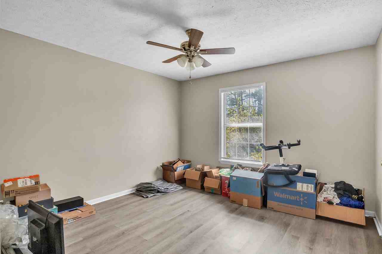 Little London - Photo 7 of 16