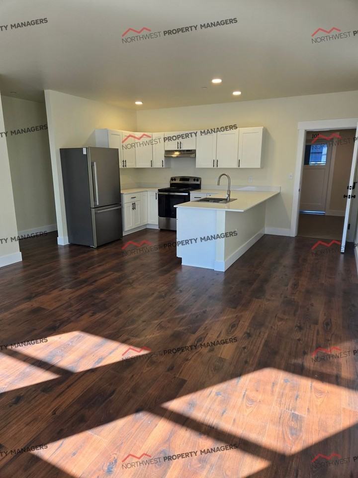 R313A - Cascade School Apts. - Photo 4 of 14