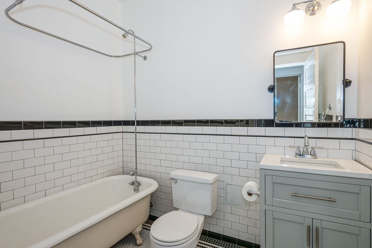 Goldie - Photo 6 of 11