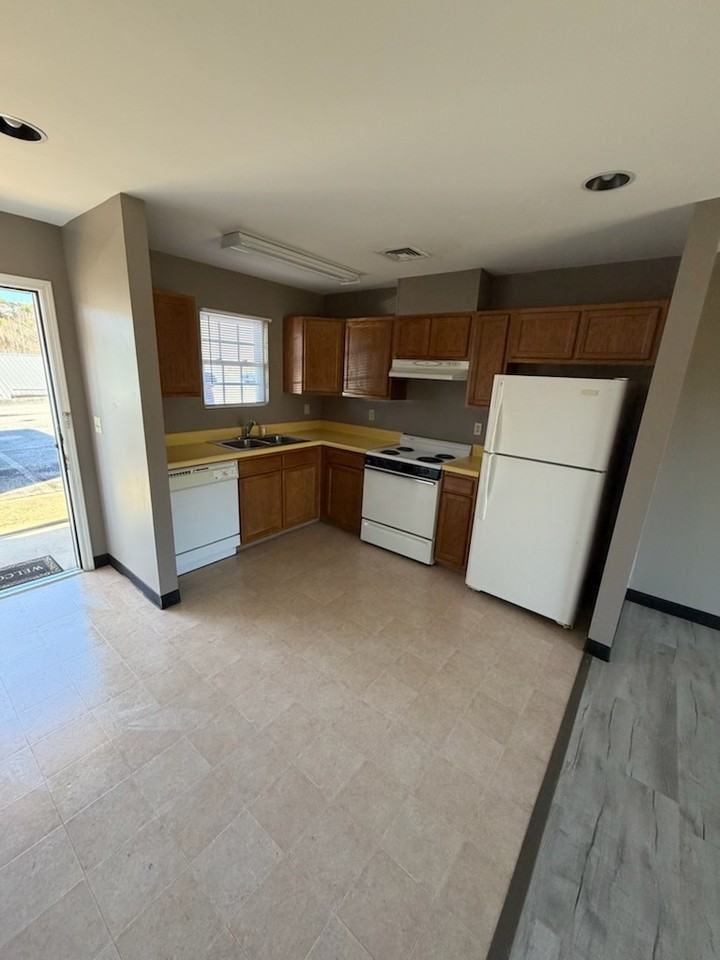 100 Finley Villa - Photo 5 of 8