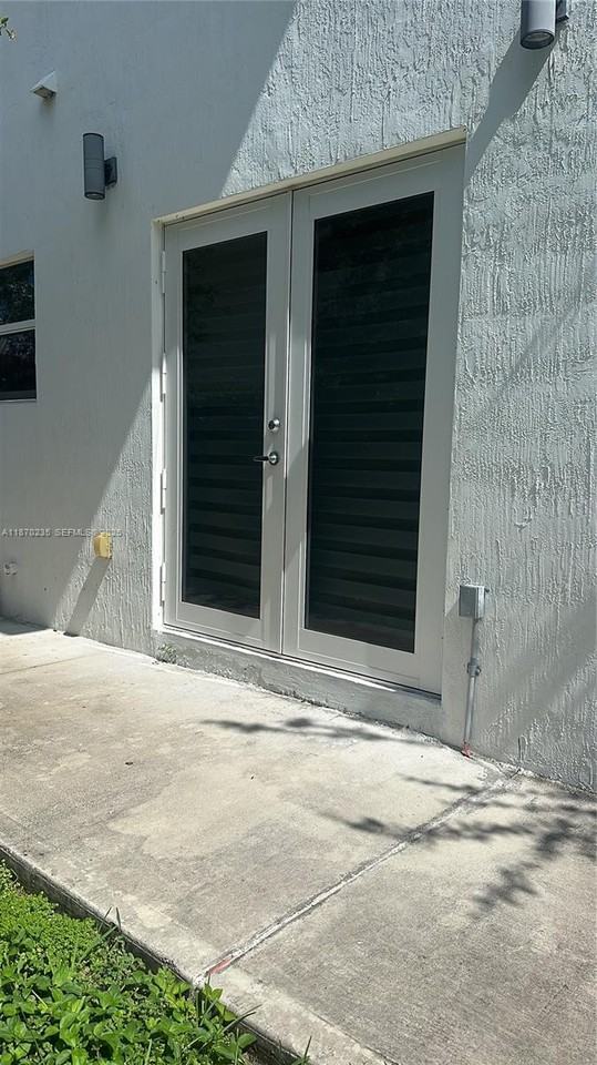 6400 Southwest 139th Avenue Road ##103 - Photo 3 of 9