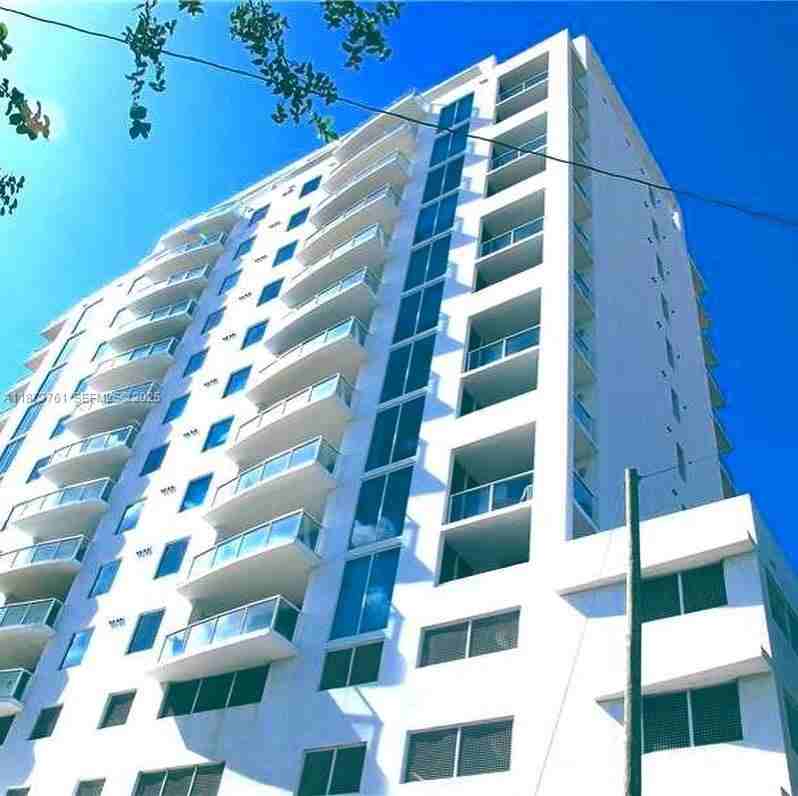 1401 Southwest 22nd Street - Photo 4 of 10