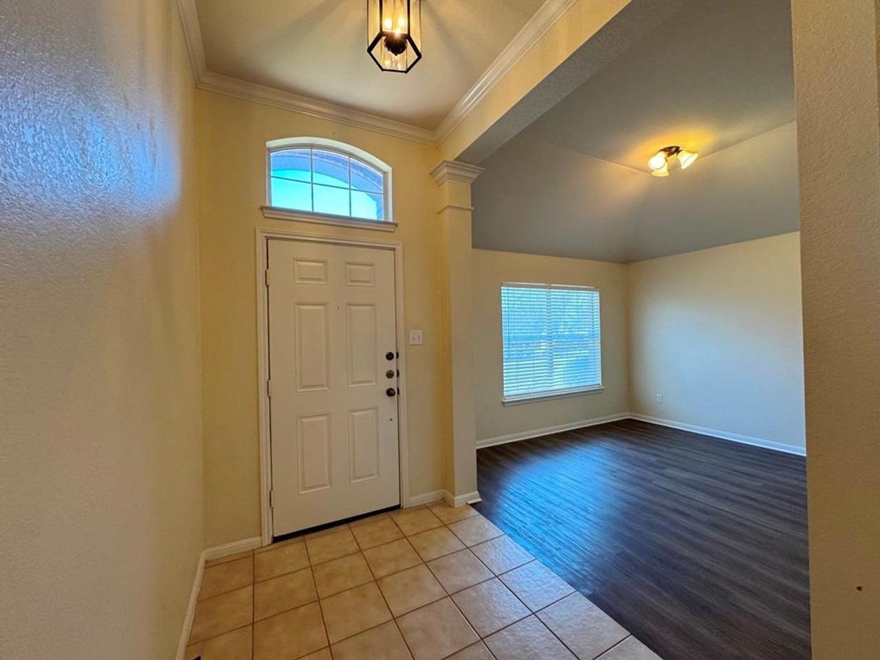 13212 Kenswick Dr - Photo 2 of 40