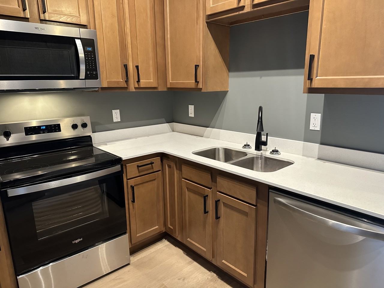 317 South Anderson Street - Photo 4 of 50